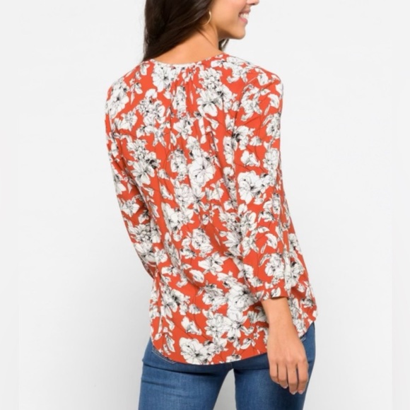 NWOT Fun2fun Marley Pleated Detail Top Size M - Picture 2 of 5